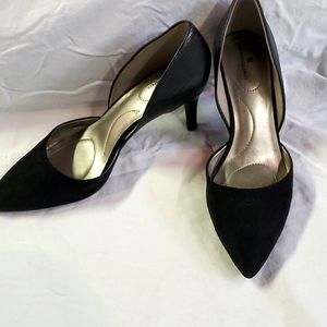 Beautiful Suede and leather black Heels (NWOT)